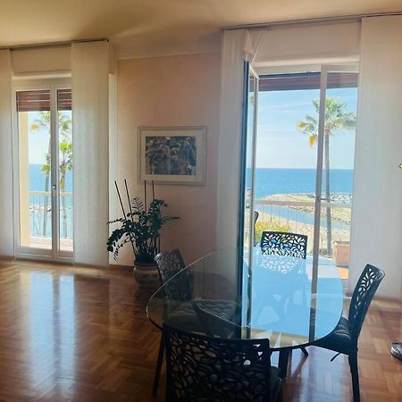 Brezza Di Mare Apartment Imperia Exterior photo